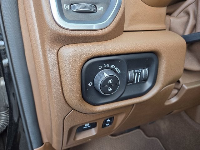 2021 RAM 1500 Laramie Crew Cab 4x4 5'7" Box