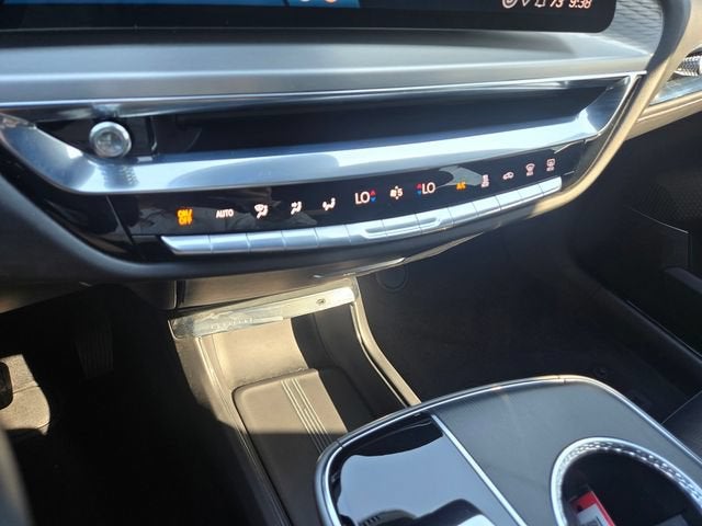 2024 Cadillac LYRIQ Luxury 1