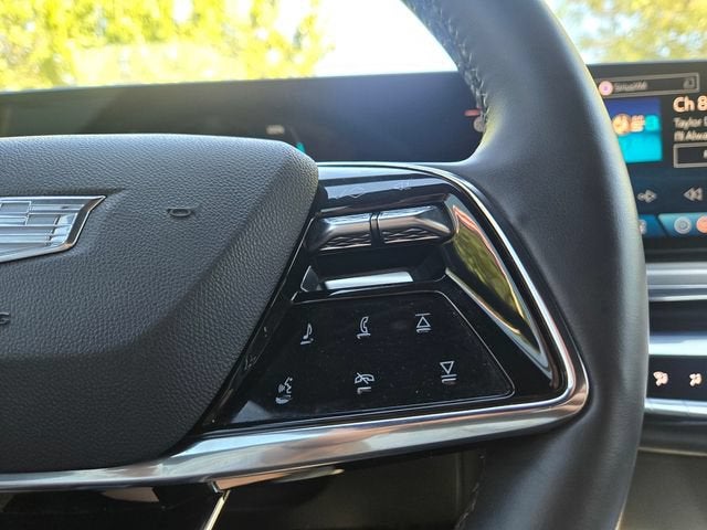 2024 Cadillac LYRIQ Luxury 1