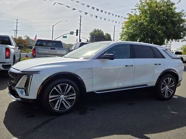 2024 Cadillac LYRIQ Luxury 1