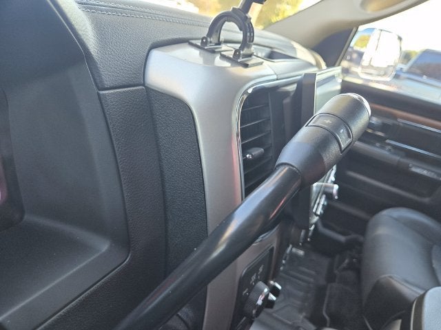 2017 RAM 2500 Laramie Crew Cab 4x4 6'4" Box