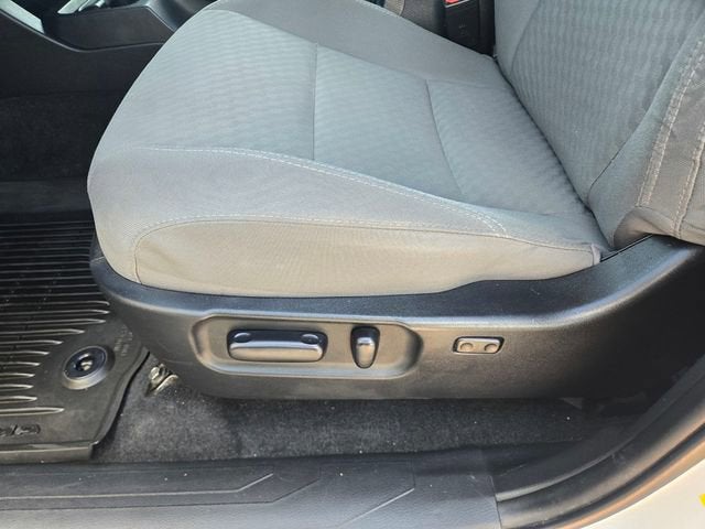 2022 Toyota Tacoma 2WD SR5
