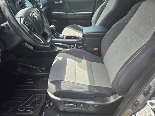 2022 Toyota Tacoma 4WD SR5