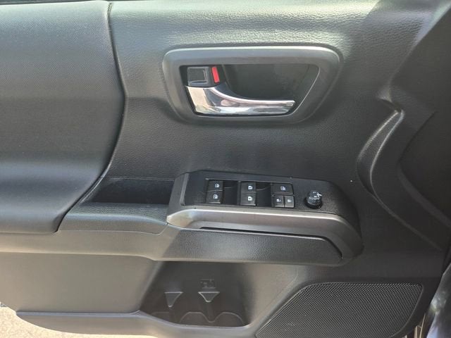 2022 Toyota Tacoma 4WD SR5