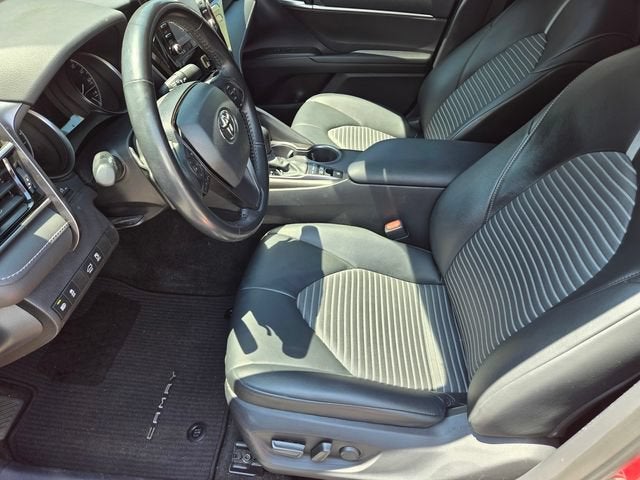 2023 Toyota Camry SE Hybrid