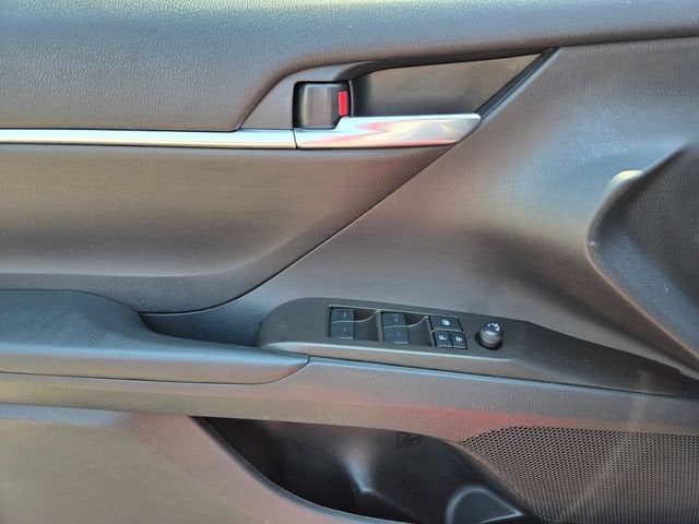 2023 Toyota Camry SE Hybrid