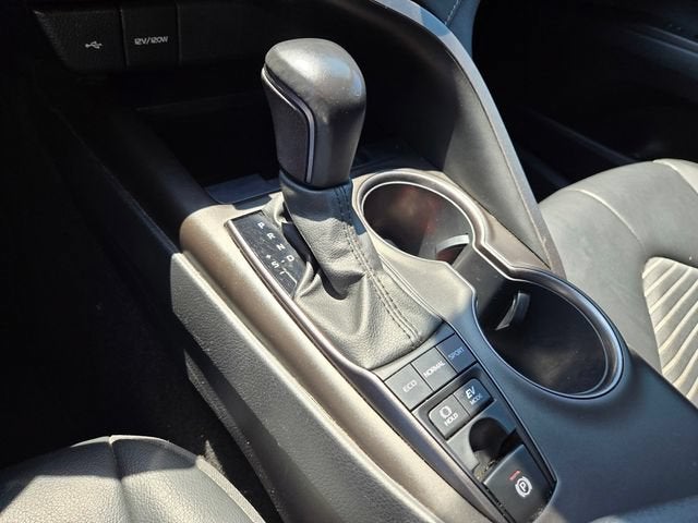 2023 Toyota Camry SE Hybrid