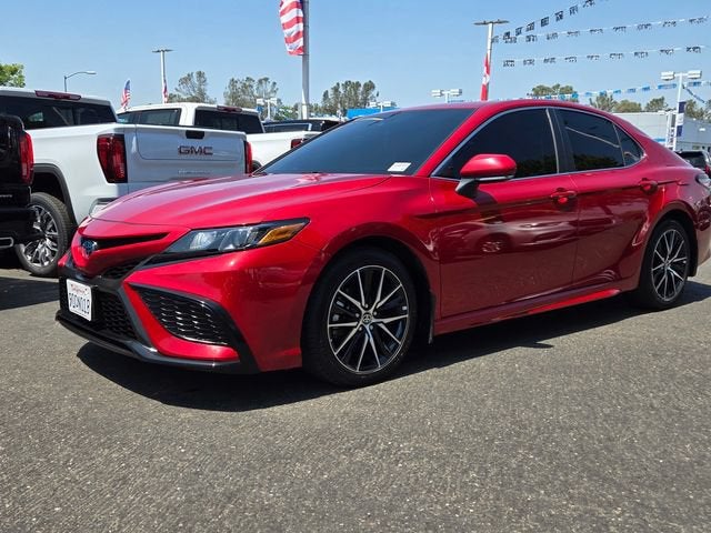 2023 Toyota Camry SE Hybrid