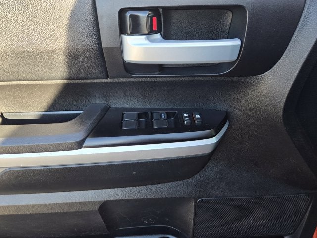 2017 Toyota Tundra SR5 5.7L V8