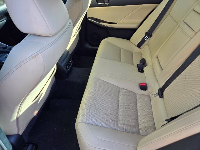 2016 Lexus IS 200t 4dr Sdn