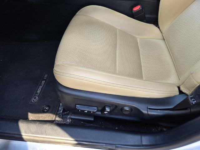 2016 Lexus IS 200t 4dr Sdn