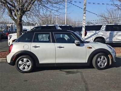 2015 MINI Hardtop 4 Door Cooper
