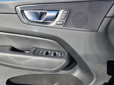 2022 Volvo XC60 Momentum