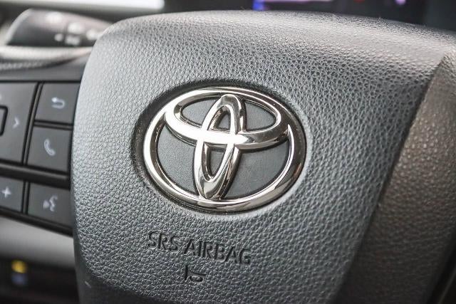 2023 Toyota Sienna LE