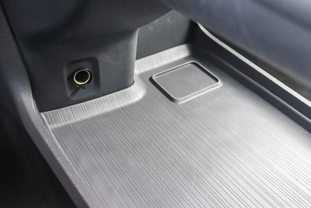 2023 Toyota Sienna LE