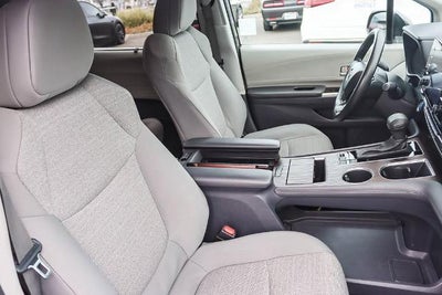 2023 Toyota Sienna LE