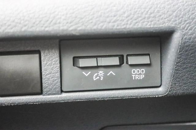 2023 Toyota Sienna LE