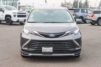 2023 Toyota Sienna LE