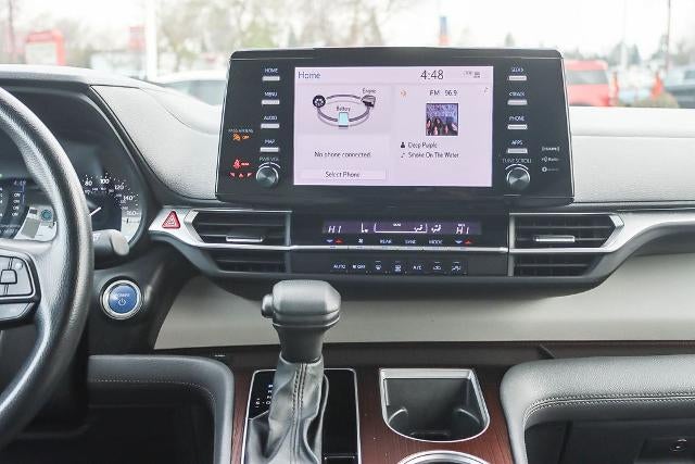 2023 Toyota Sienna LE