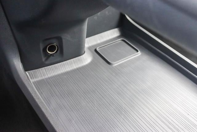 2023 Toyota Sienna LE