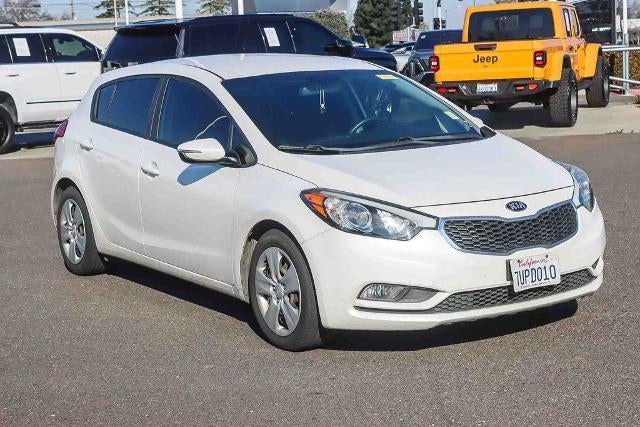 2016 Kia Forte 5-Door LX