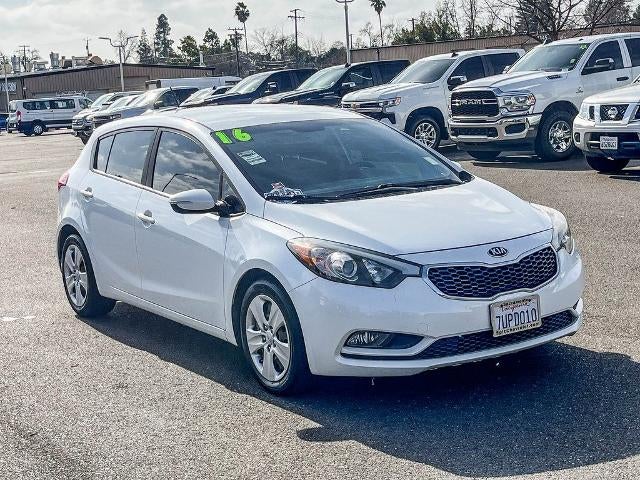 2016 Kia Forte 5-Door LX