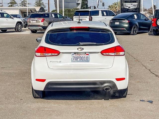 2016 Kia Forte 5-Door LX