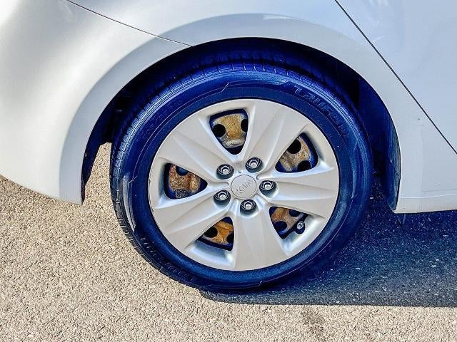 2016 Kia Forte 5-Door LX