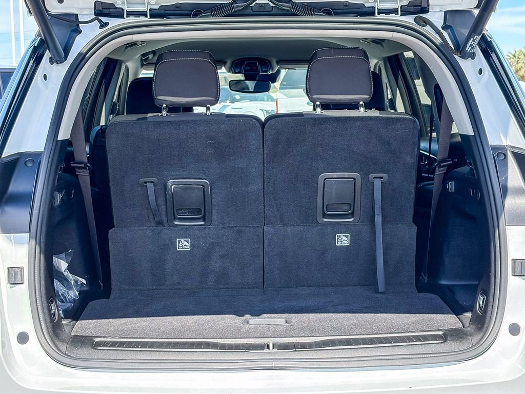 2021 Jeep Grand Cherokee L Laredo