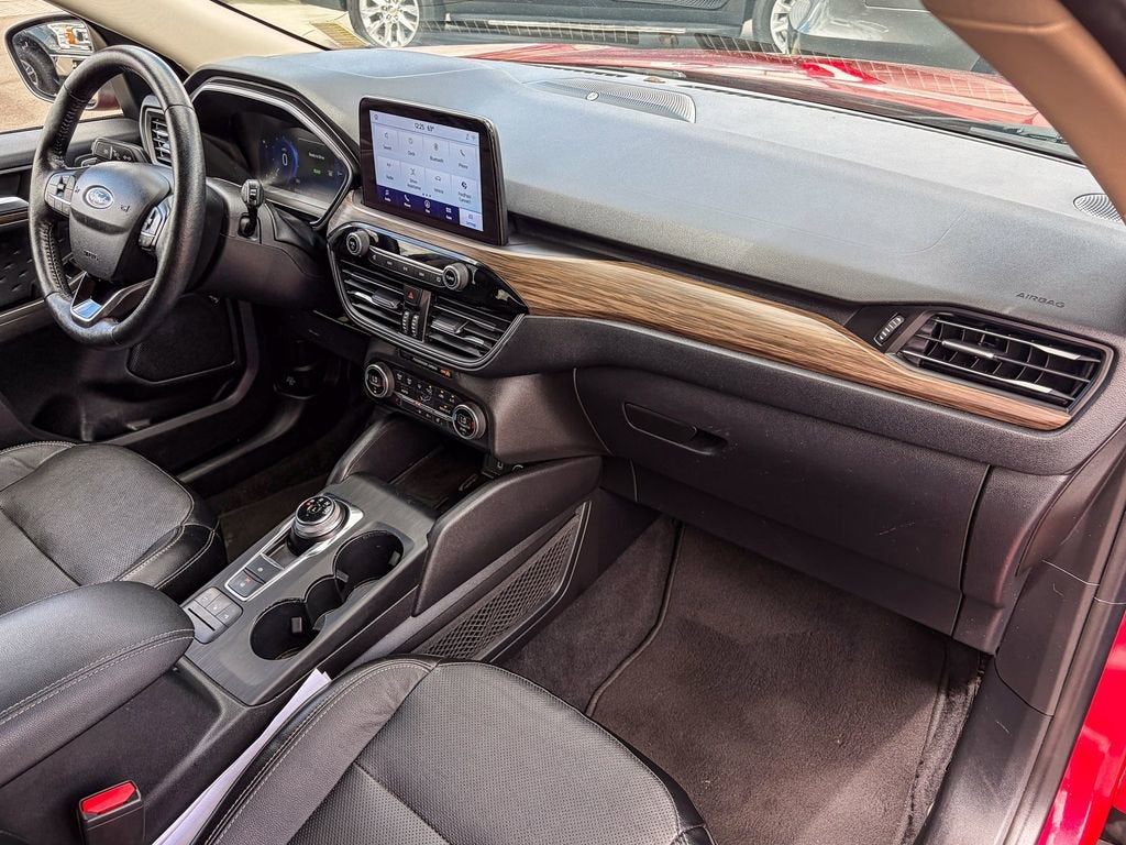 2020 Ford Escape Titanium Hybrid