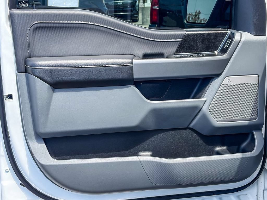 2024 Ford F-150 Lightning Flash