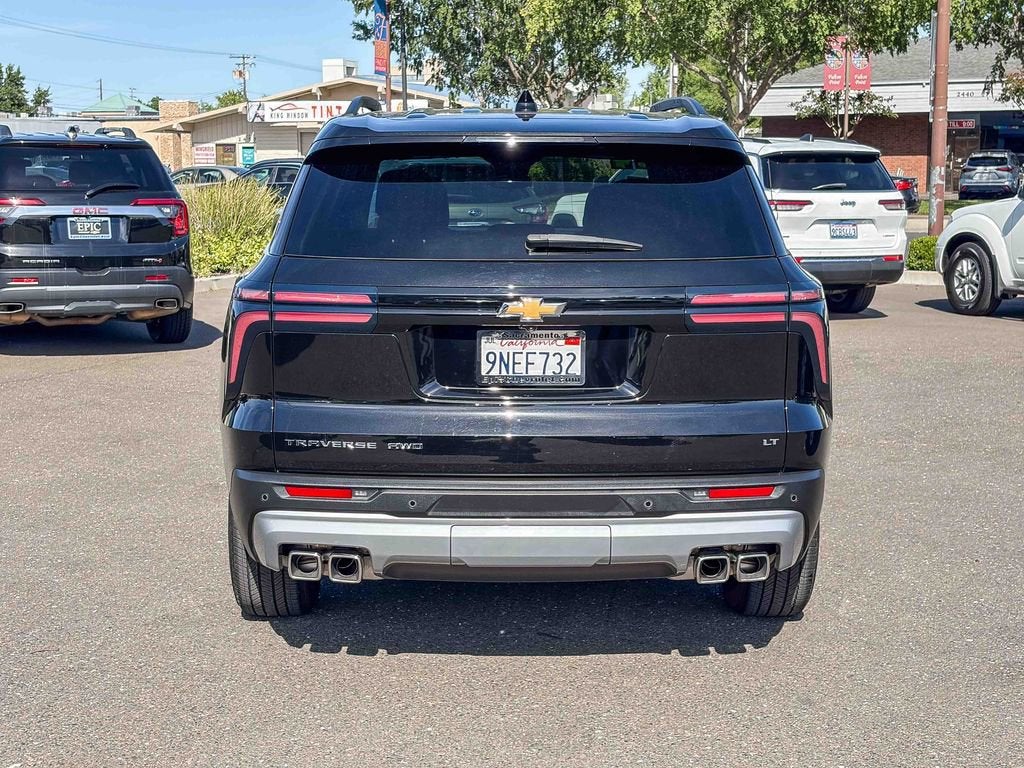2024 Chevrolet Traverse LT