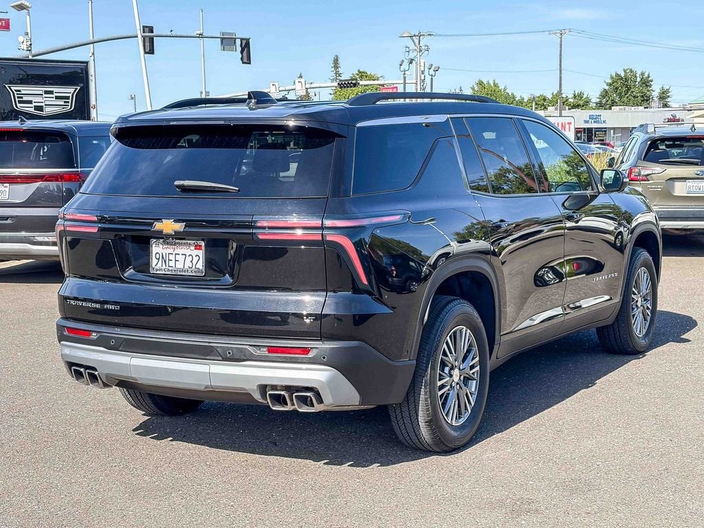 2024 Chevrolet Traverse LT