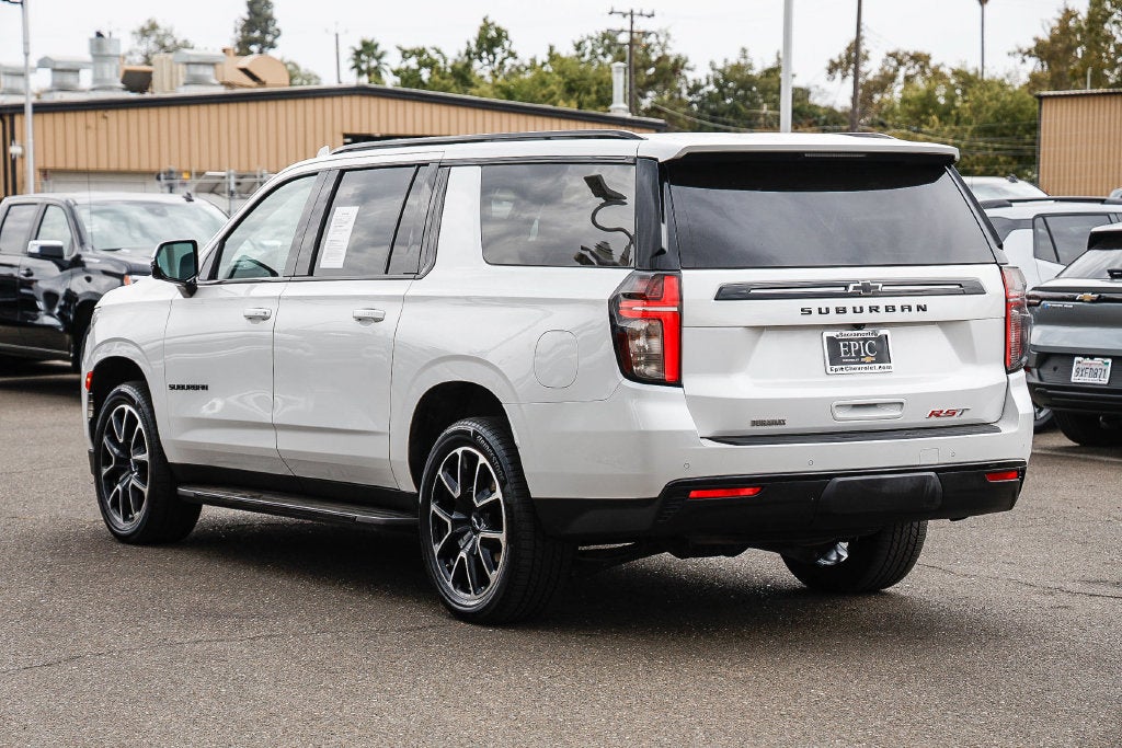 2023 Chevrolet Suburban RST