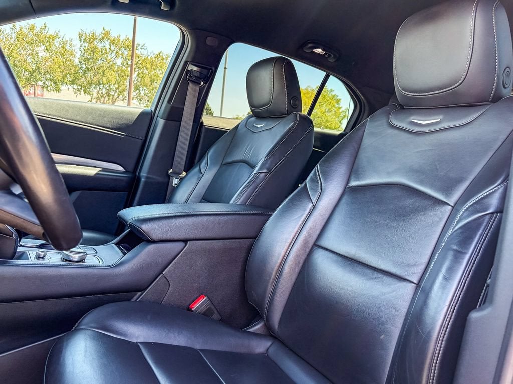 2024 Cadillac XT4 Premium Luxury