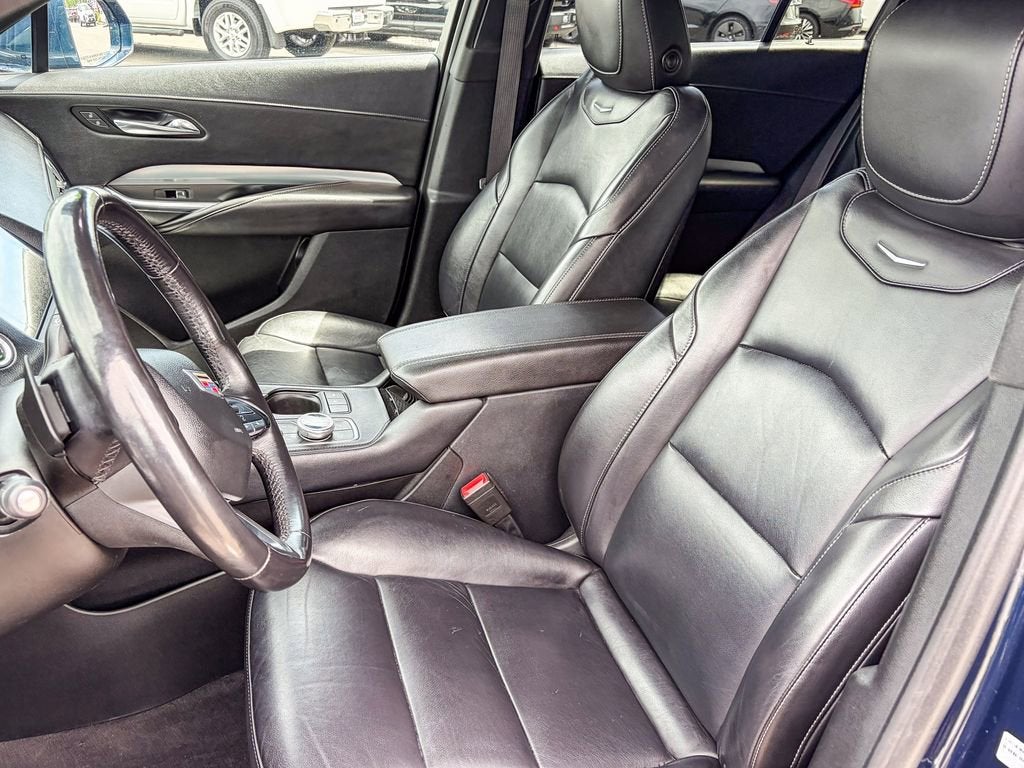 2020 Cadillac XT4 Premium Luxury