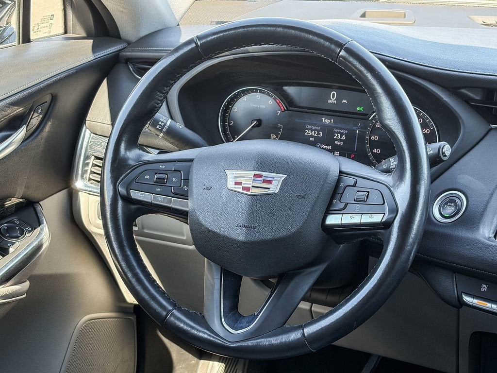 2023 Cadillac XT4 Premium Luxury