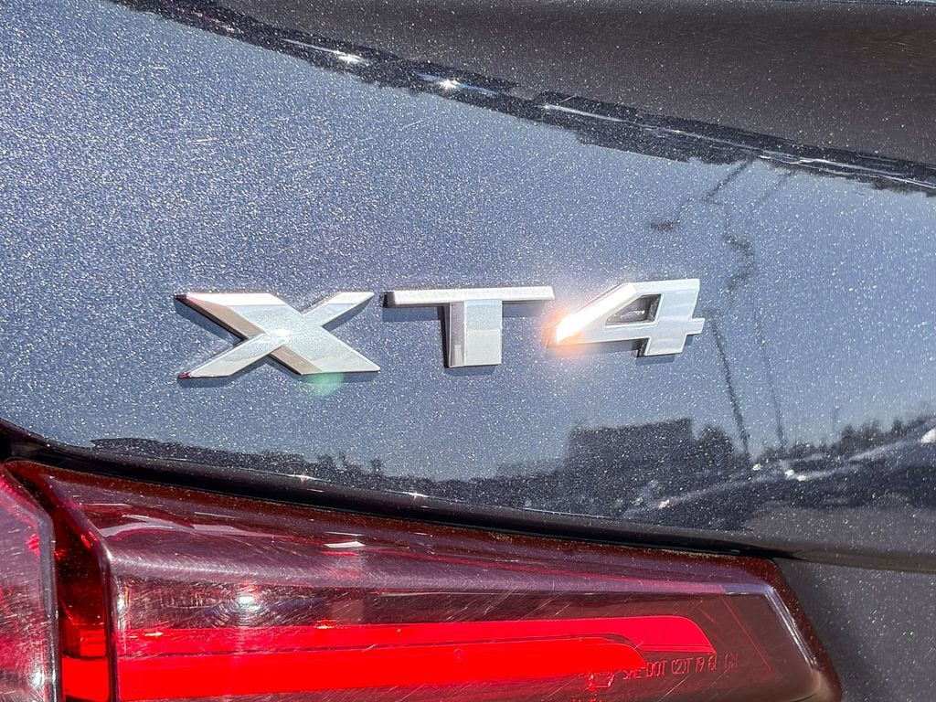 2023 Cadillac XT4 Premium Luxury
