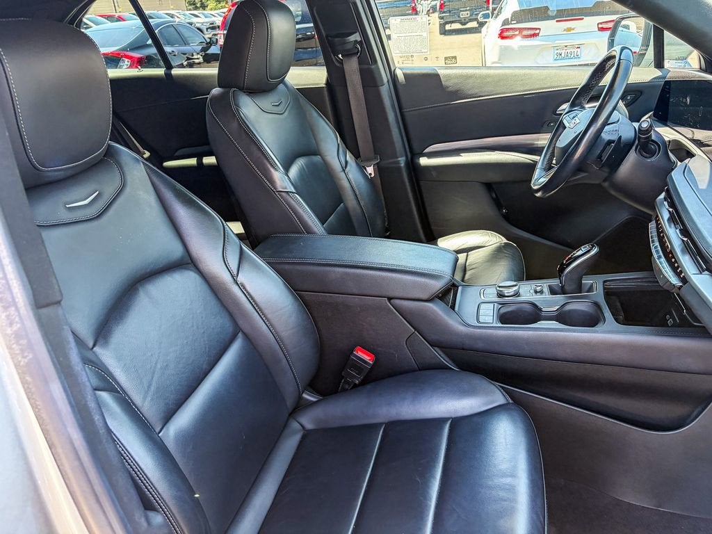 2024 Cadillac XT4 Premium Luxury