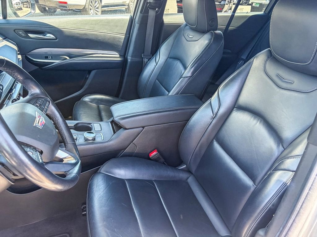 2024 Cadillac XT4 Premium Luxury