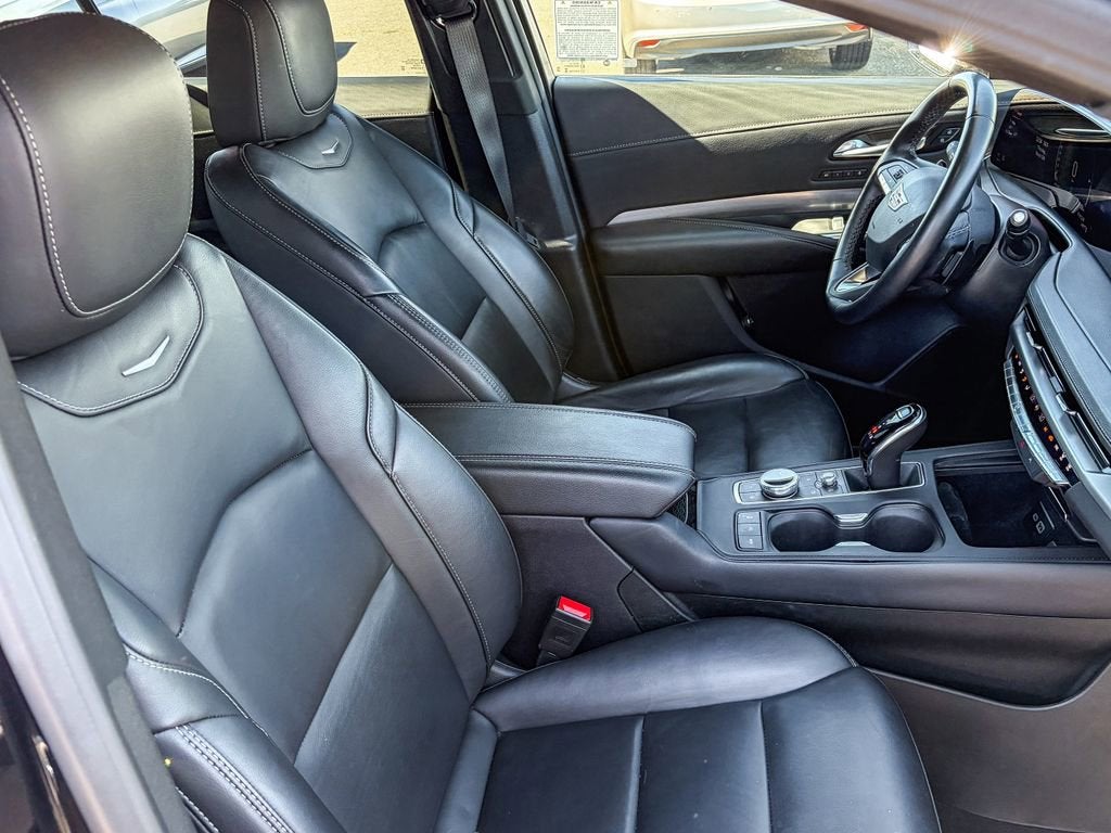 2024 Cadillac XT4 Premium Luxury