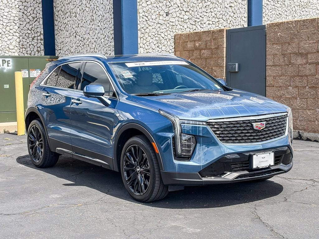 2025 Cadillac XT4 Premium Luxury