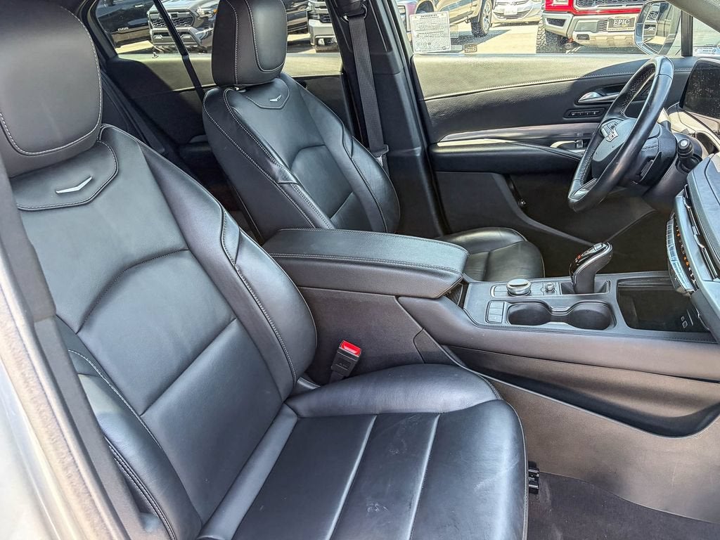 2024 Cadillac XT4 Premium Luxury