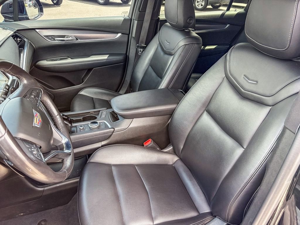 2023 Cadillac XT6 Luxury