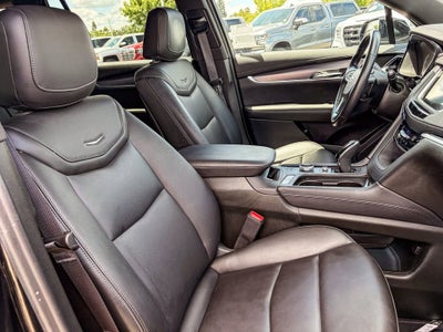 2025 Cadillac XT6 Luxury