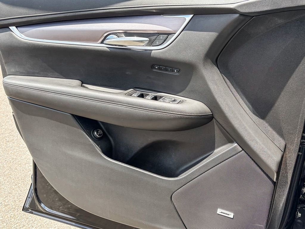 2025 Cadillac XT6 Luxury