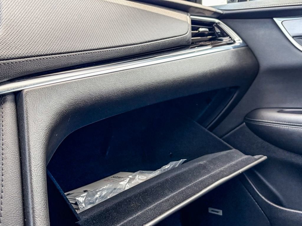 2025 Cadillac XT6 Luxury