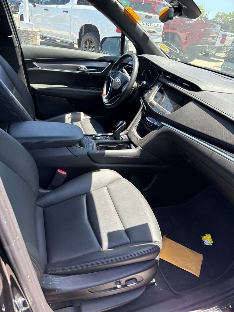 2025 Cadillac XT6 Luxury
