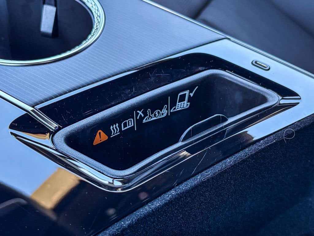 2025 Cadillac LYRIQ Luxury 1