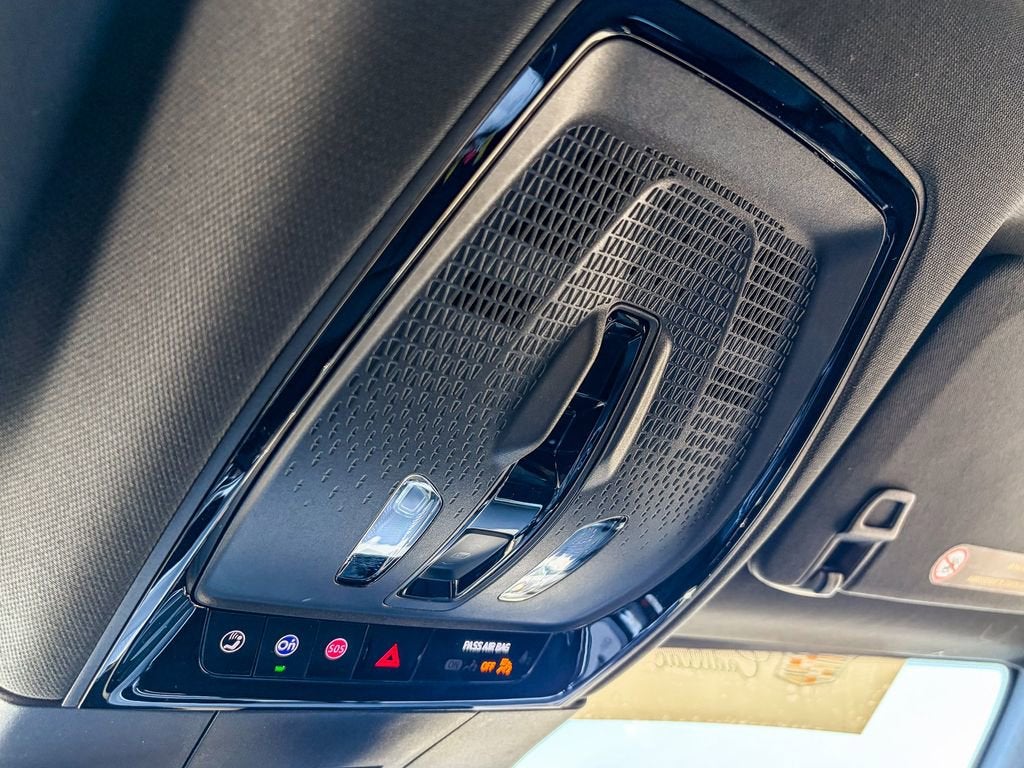 2025 Cadillac LYRIQ Luxury 1